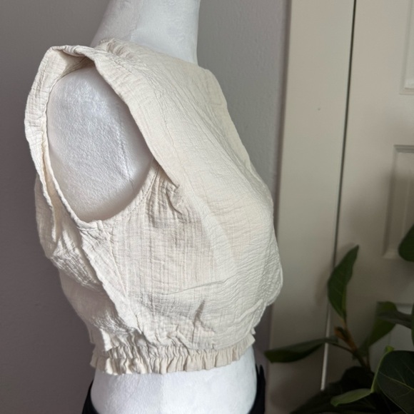 A New Day Cream Smocked Crop Blouse Sleeveless - Picture 5 of 8